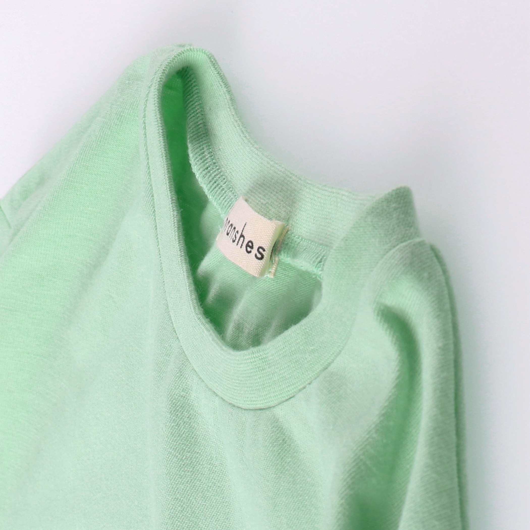 ライトグリーン