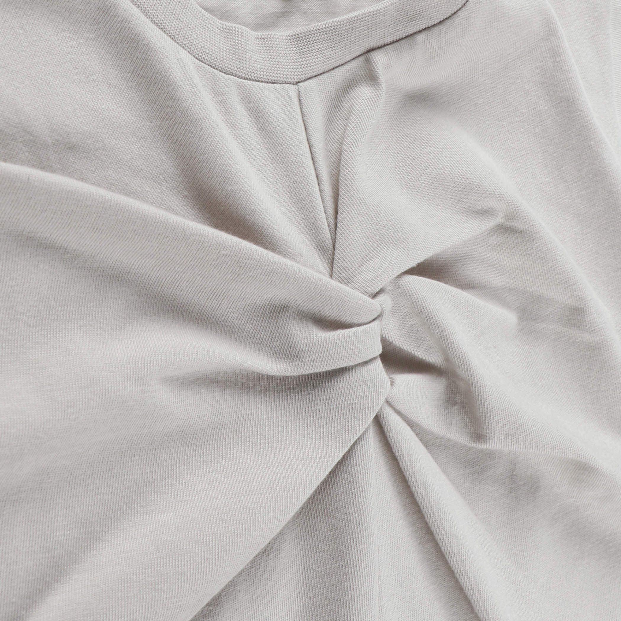 ライトベージュ