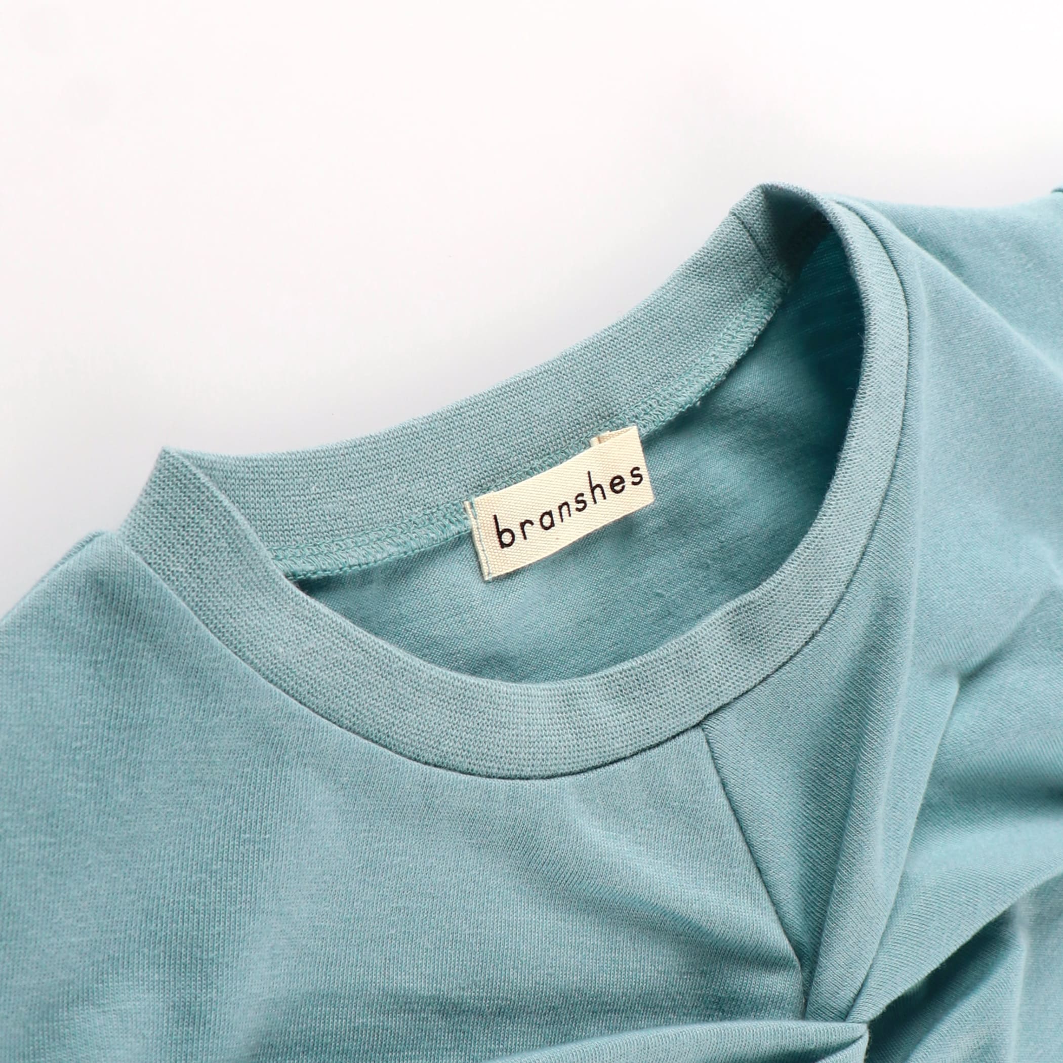 ライトグリーン