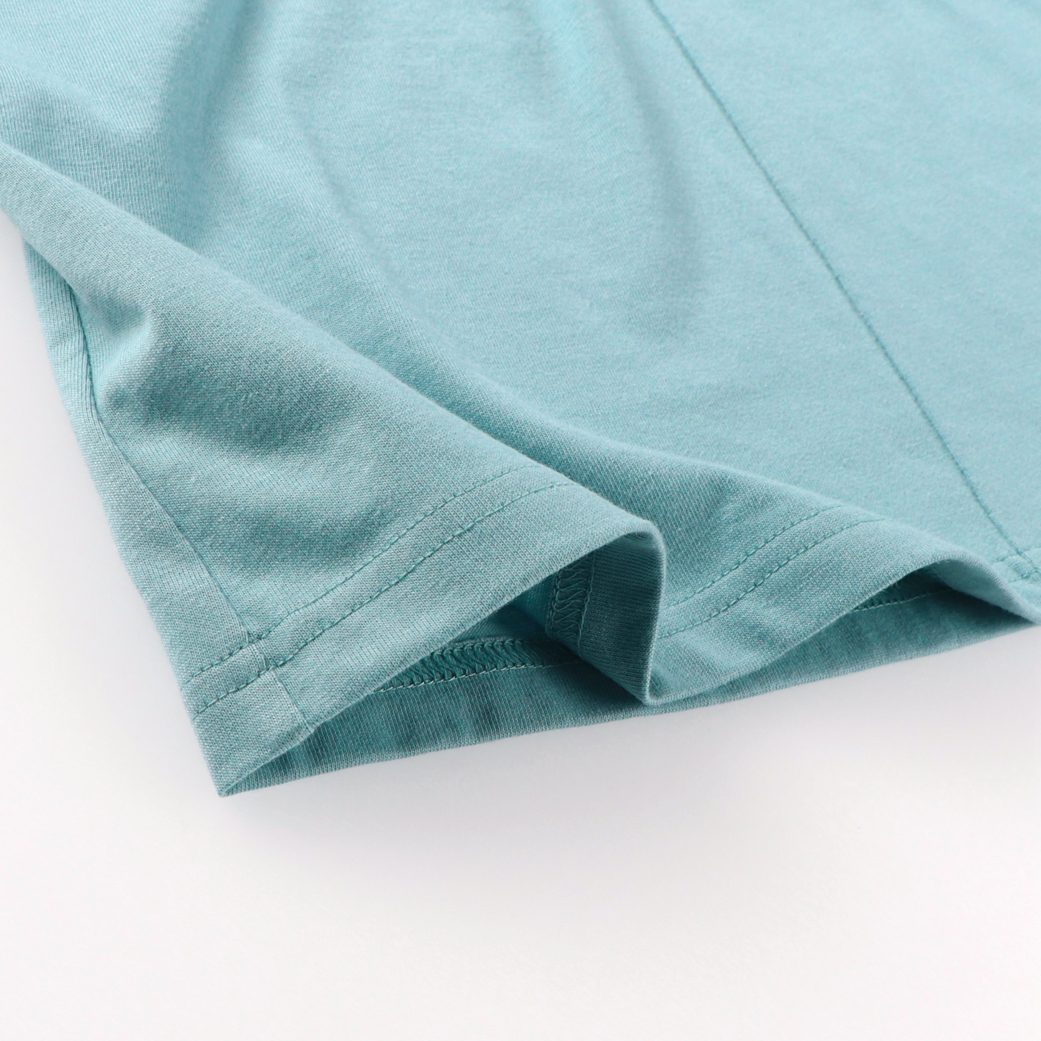 ライトグリーン