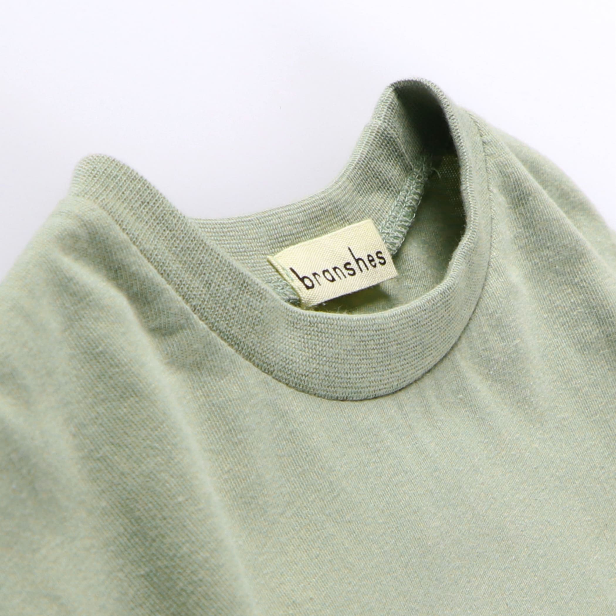 ライトグリーン