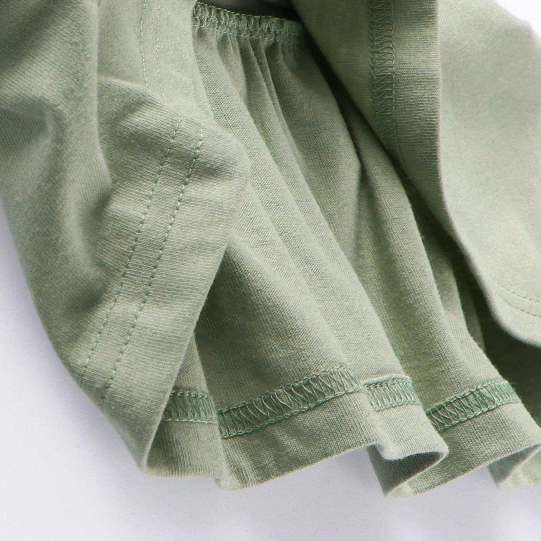 ライトグリーン