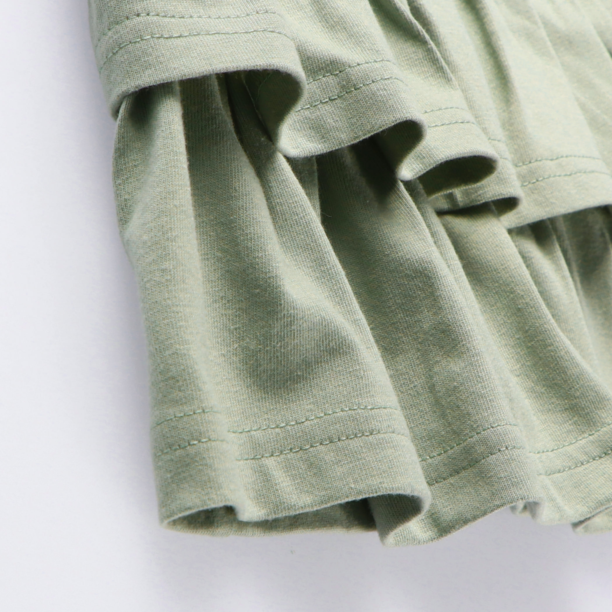 ライトグリーン