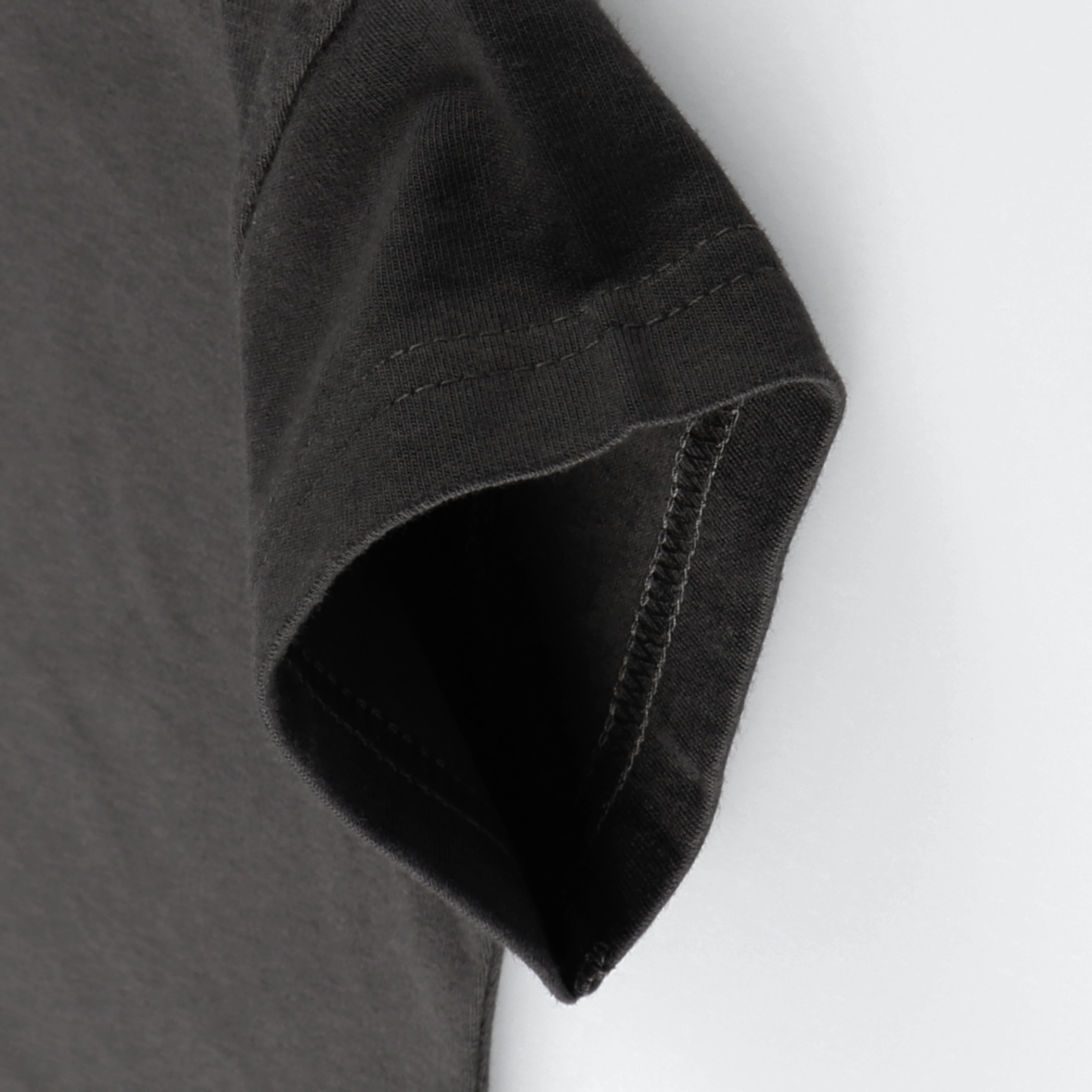 チャコールグレー