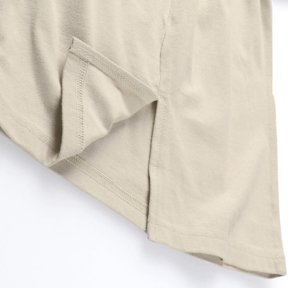 ライトベージュ