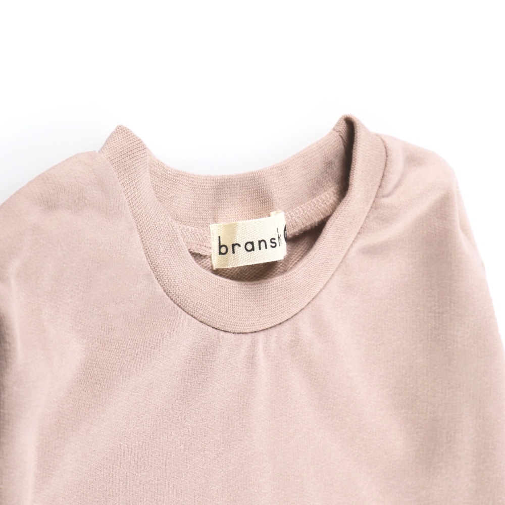 ピンクベージュ