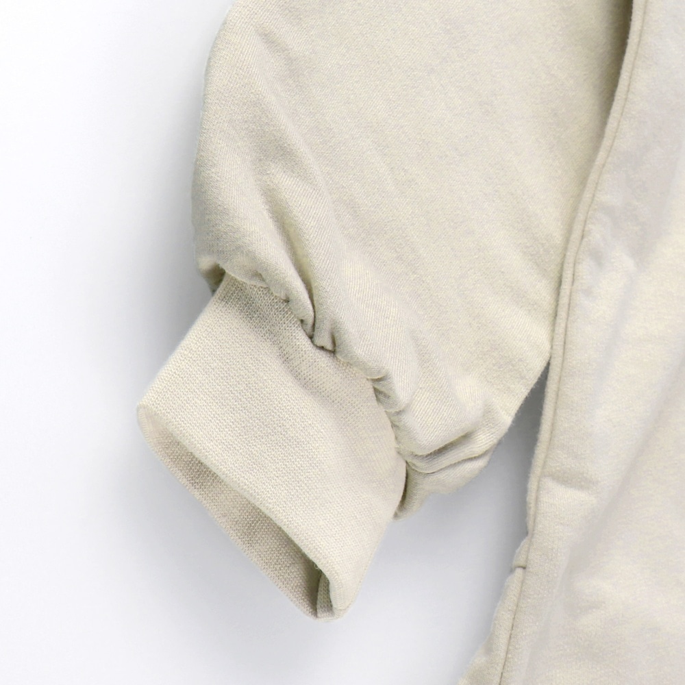 ライトベージュ