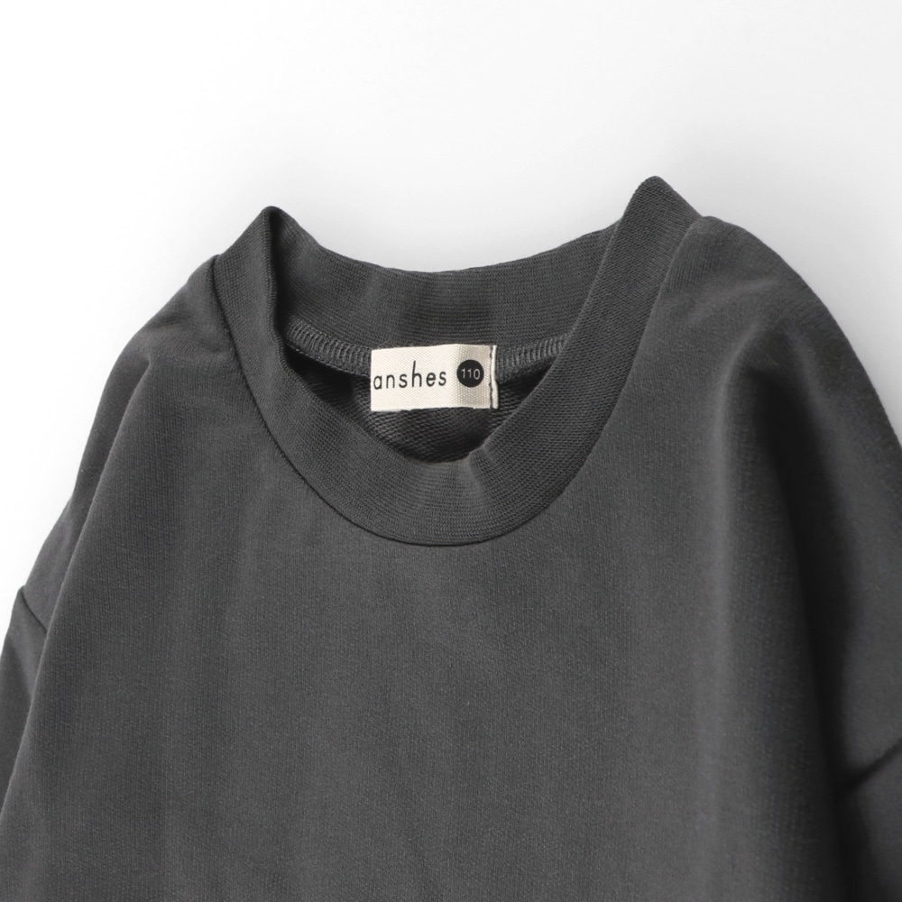 チャコールグレー