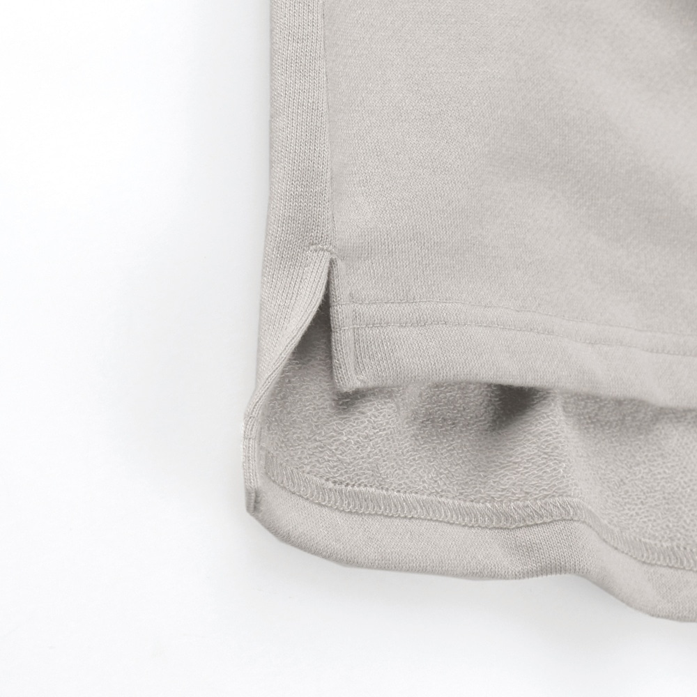 ライトベージュ