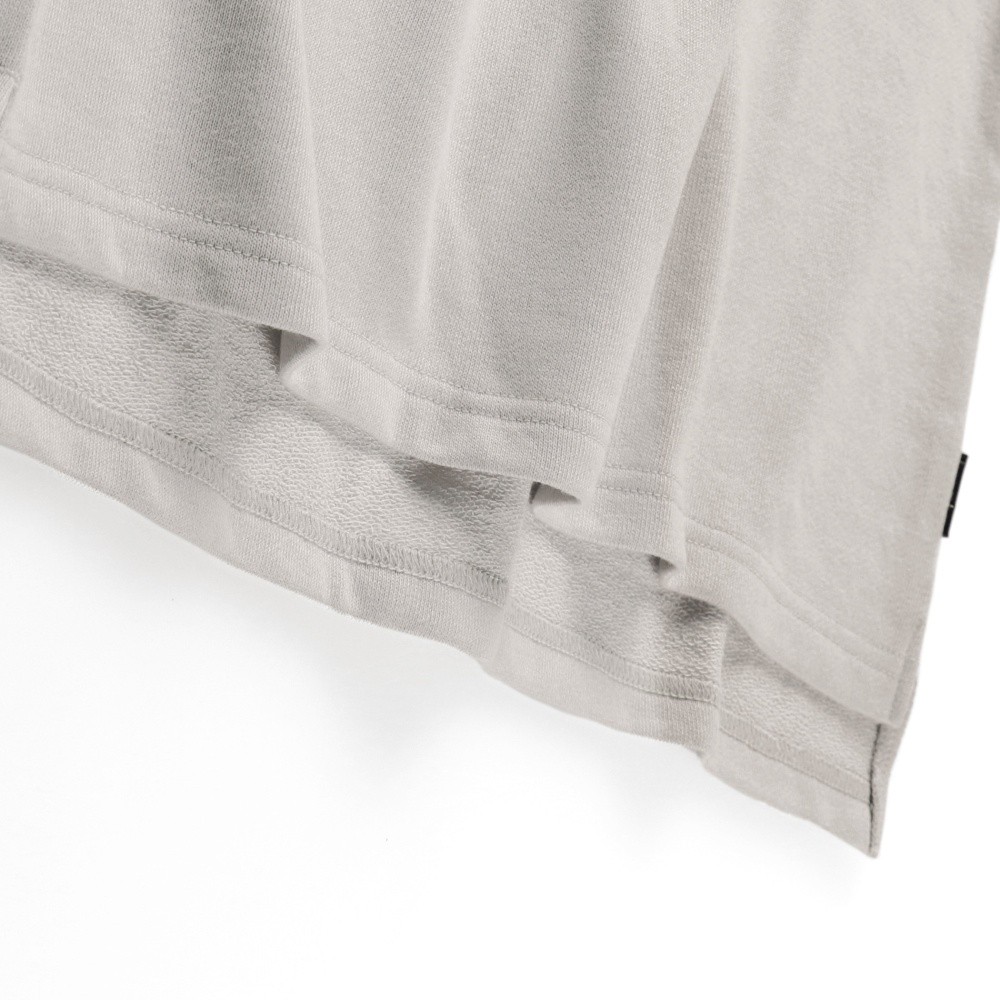 ライトベージュ