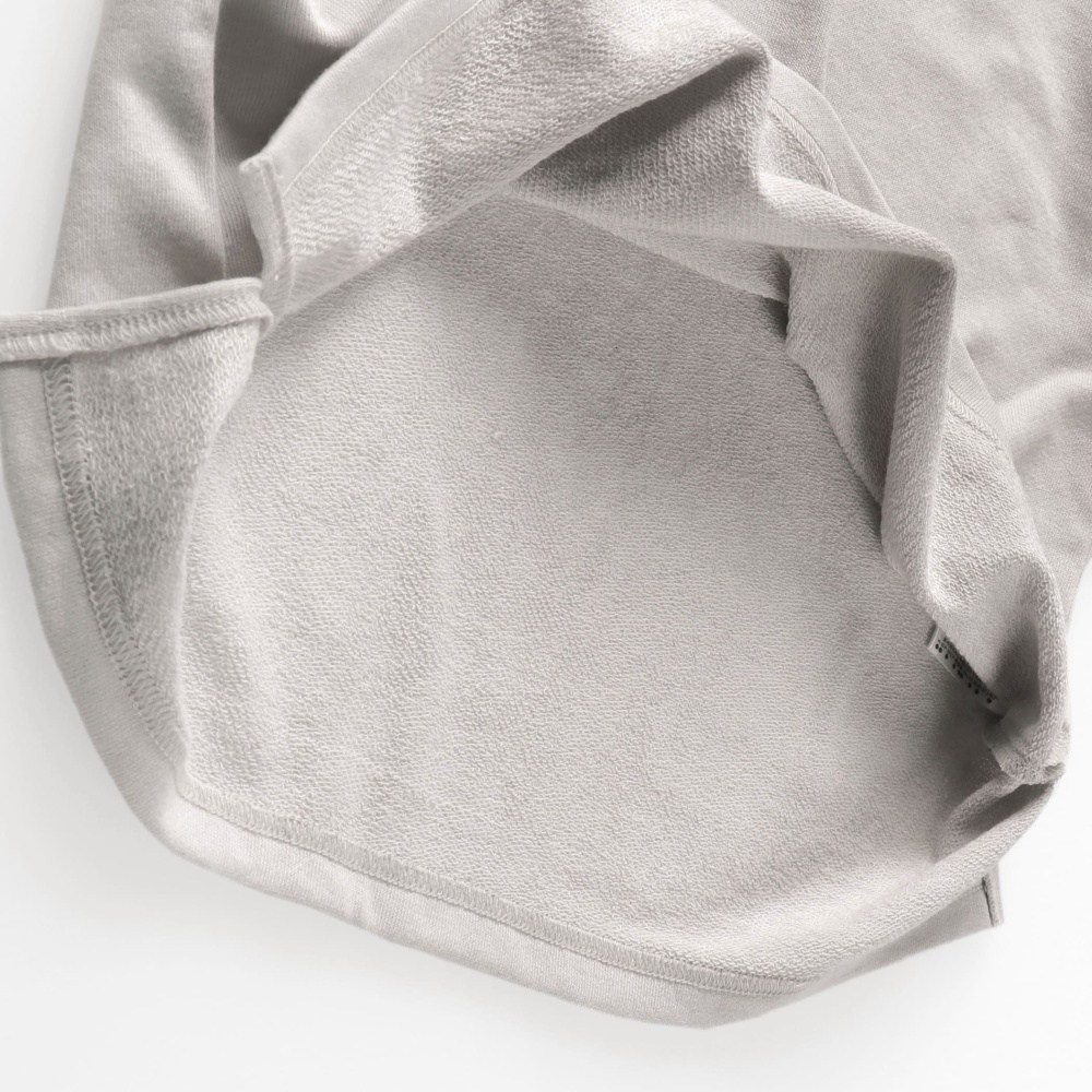 ライトベージュ