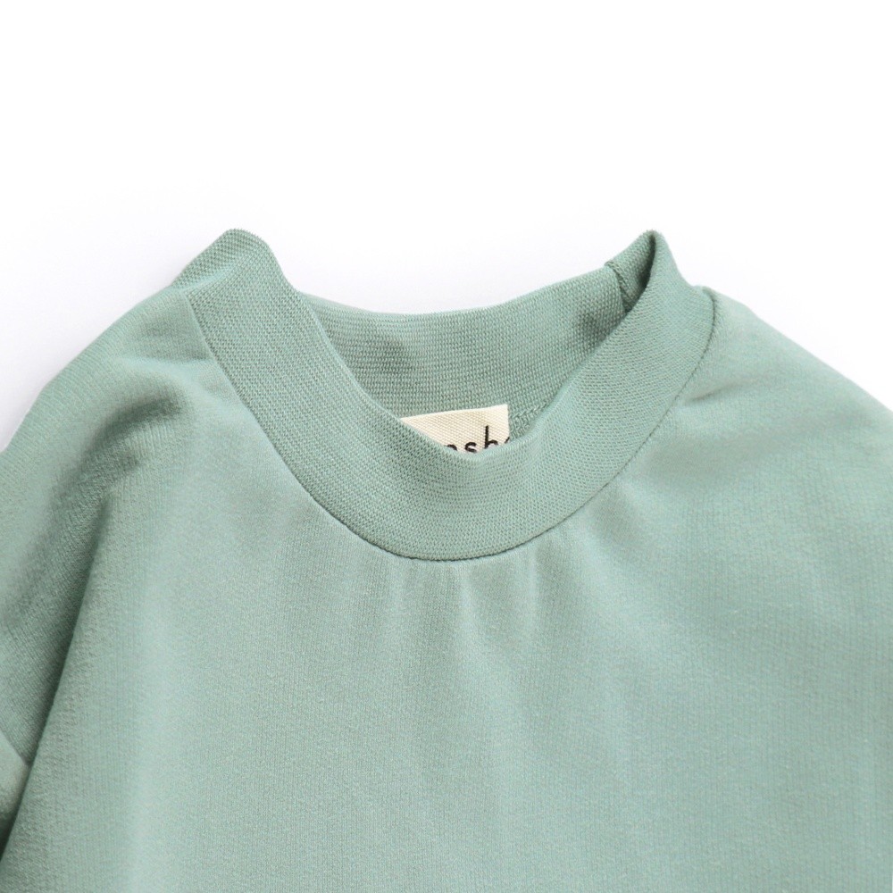 ライトグリーン