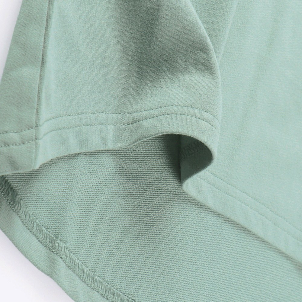 ライトグリーン