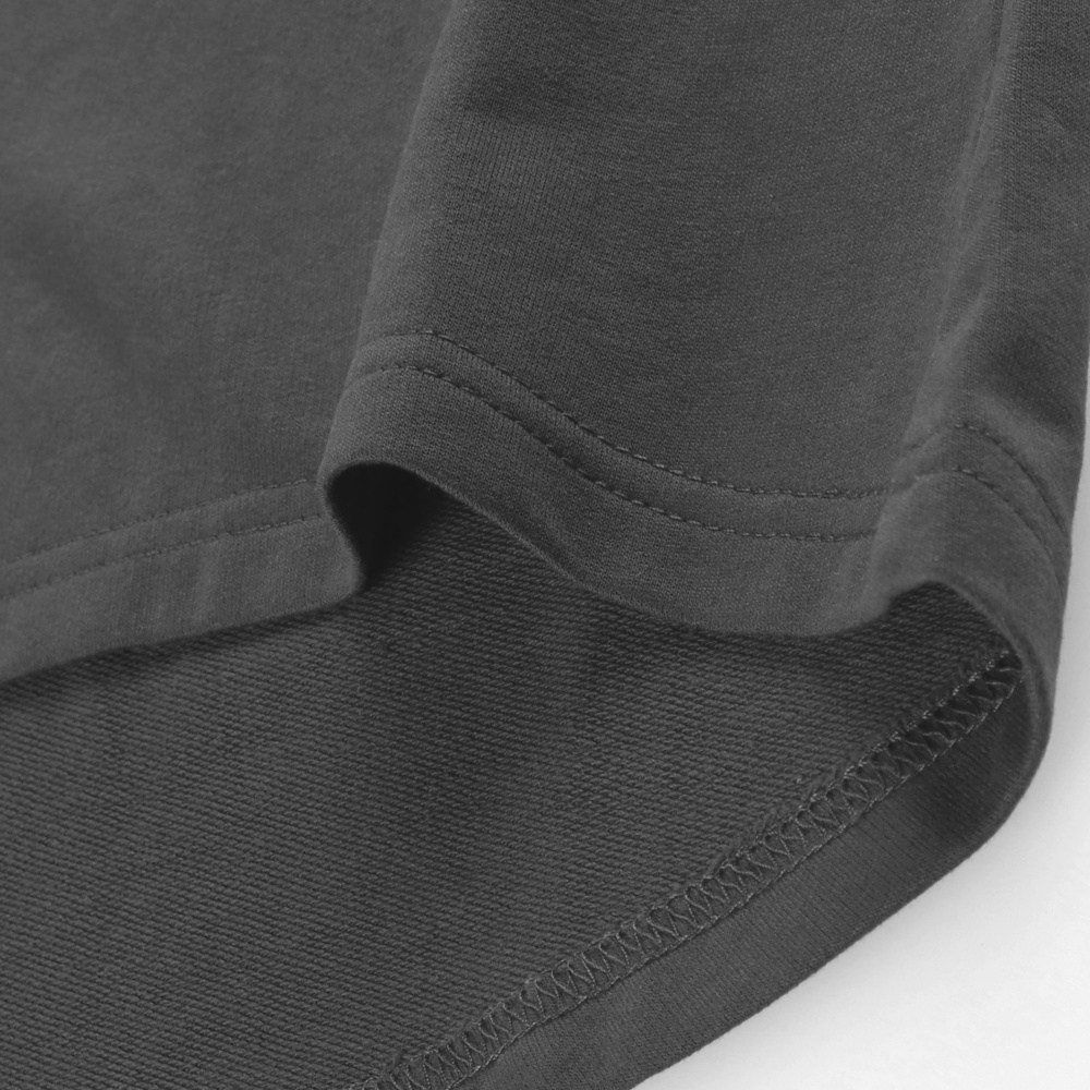 チャコールグレー