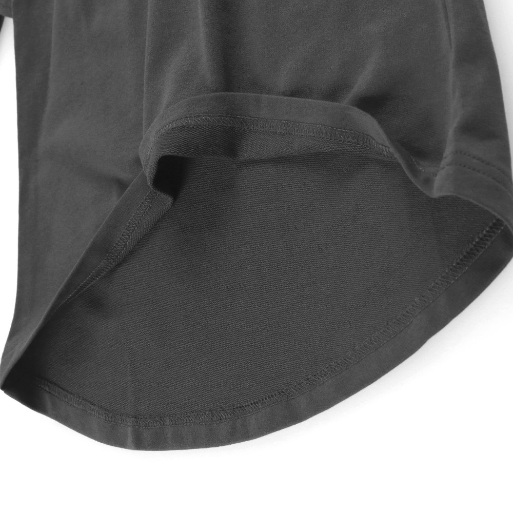 チャコールグレー