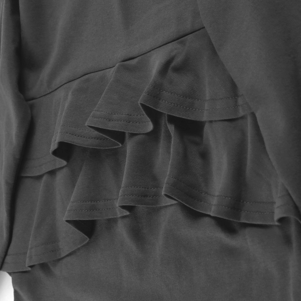 チャコールグレー