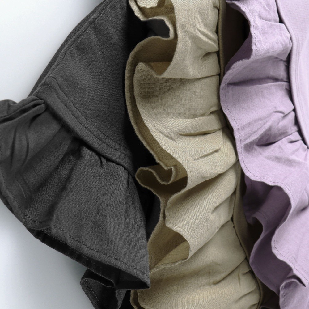 チャコールグレー