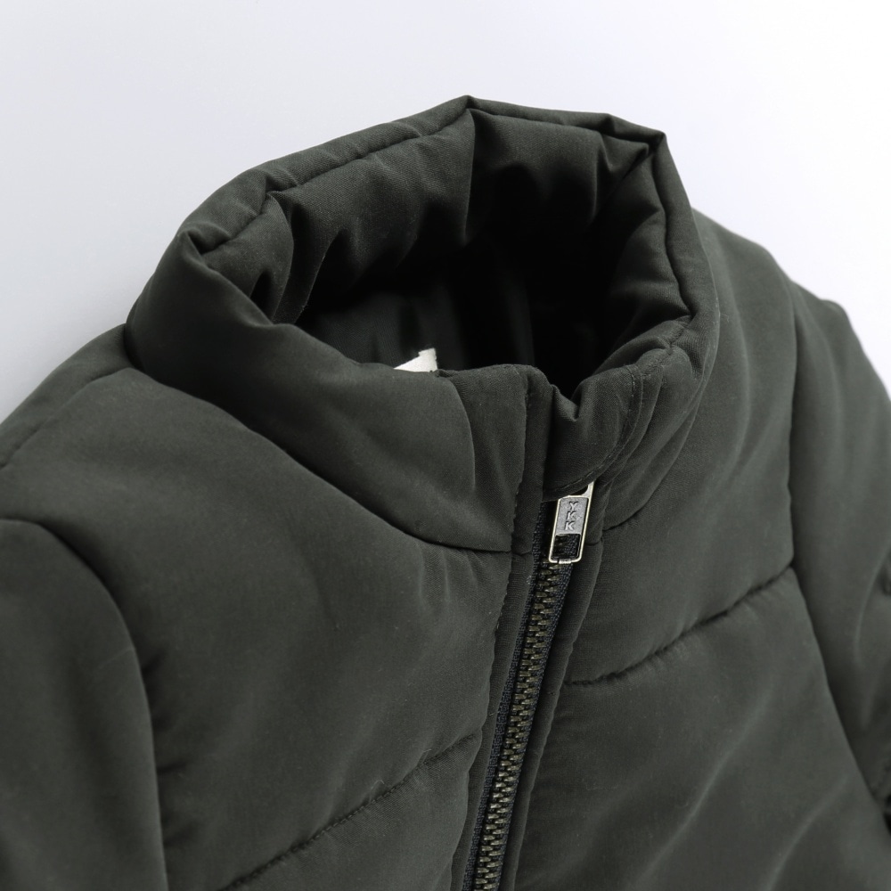 チャコールグレー