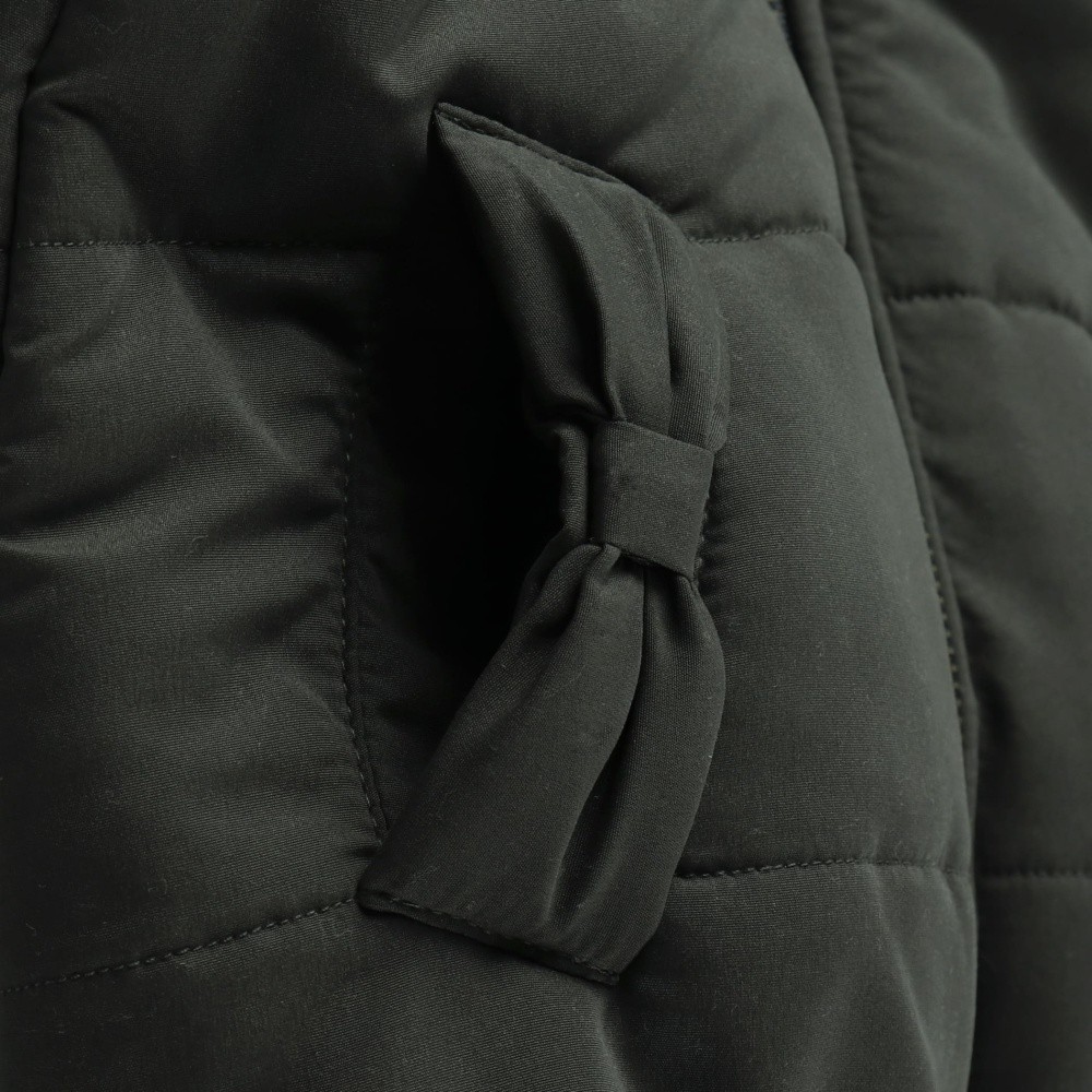 チャコールグレー