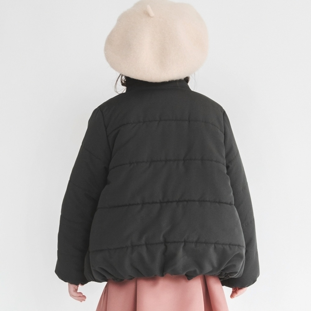 チャコールグレー