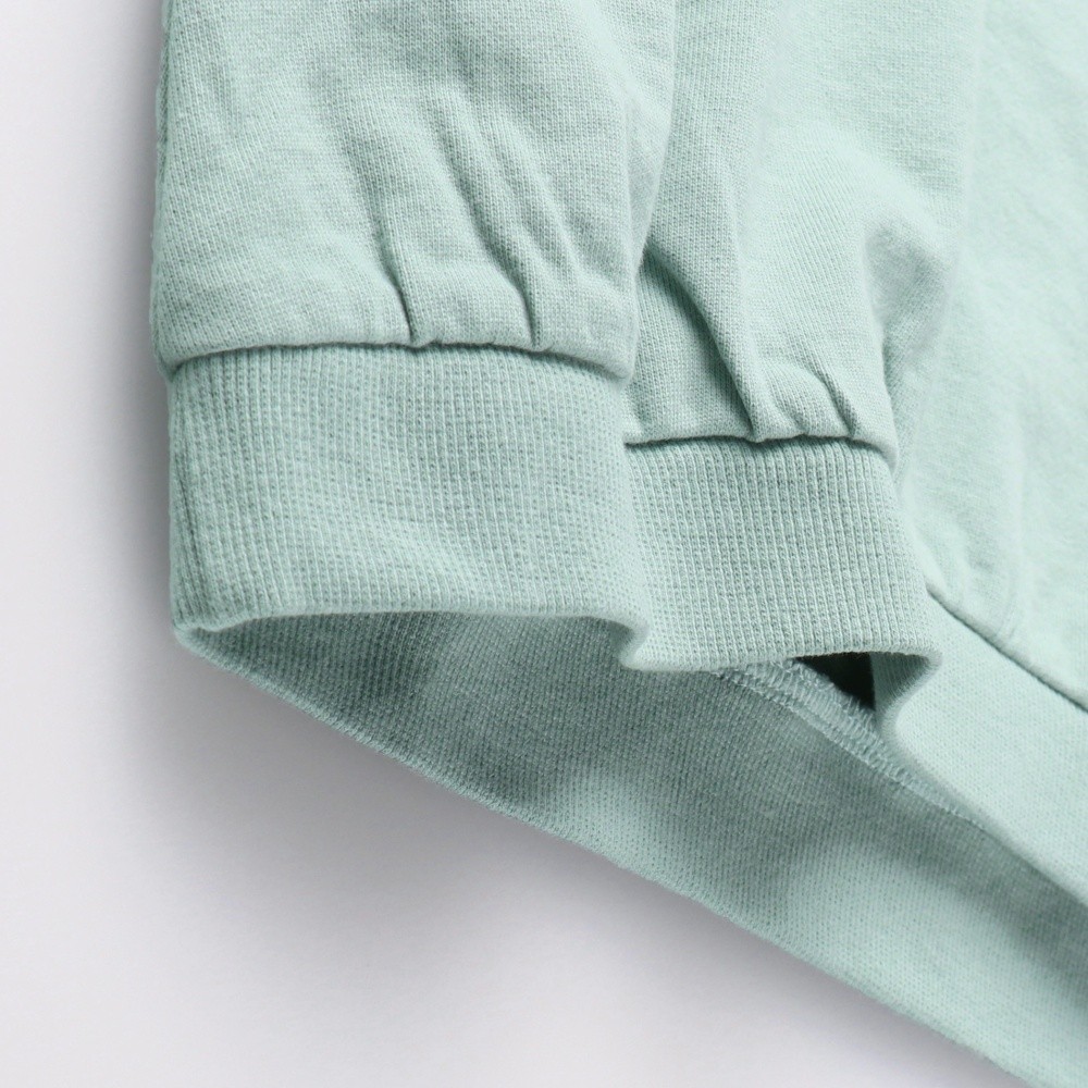 ライトグリーン