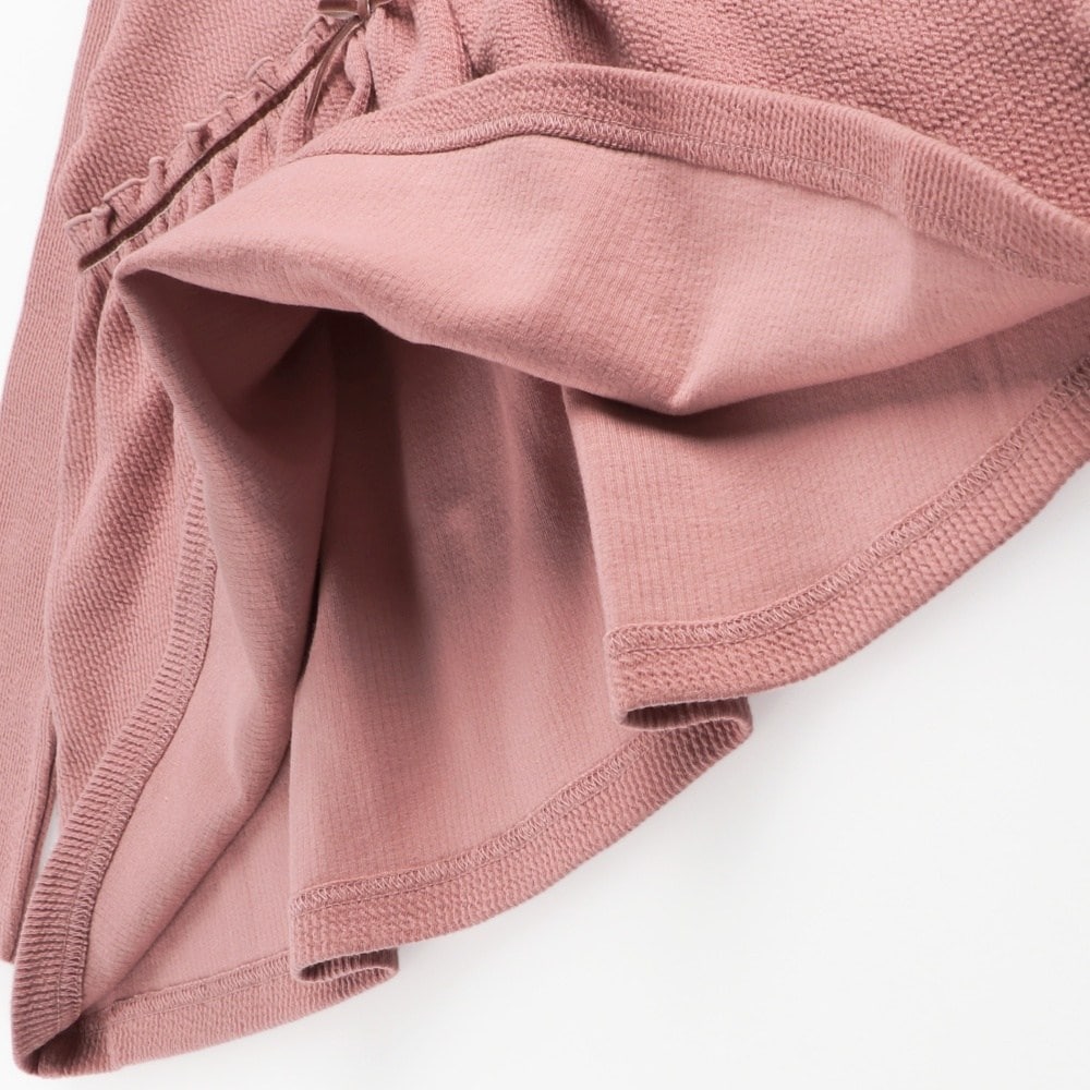 サーモンピンク