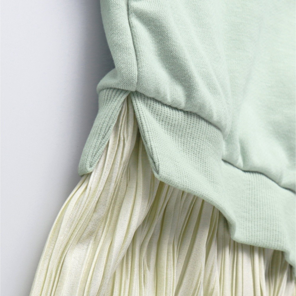 ライトグリーン