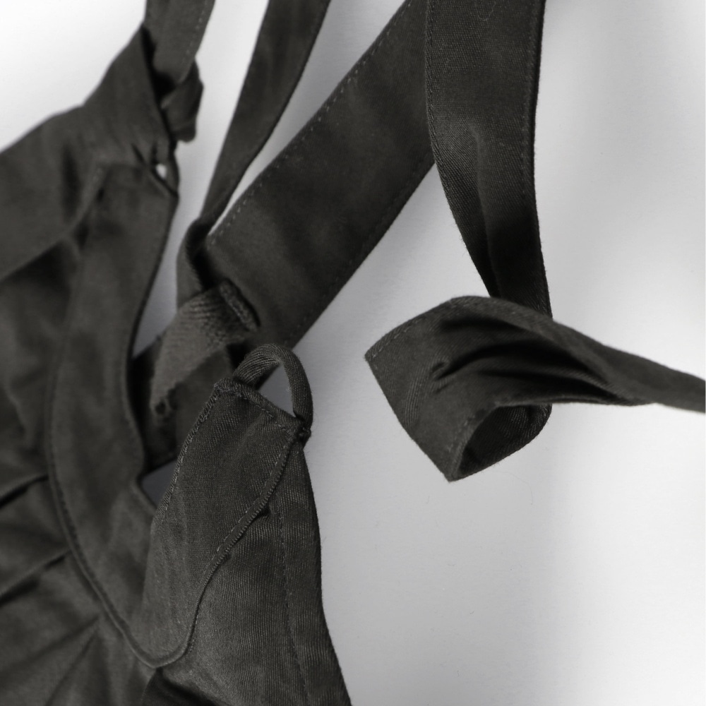 チャコールグレー