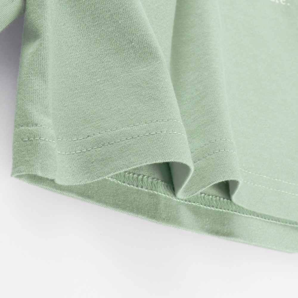 ライトグリーン