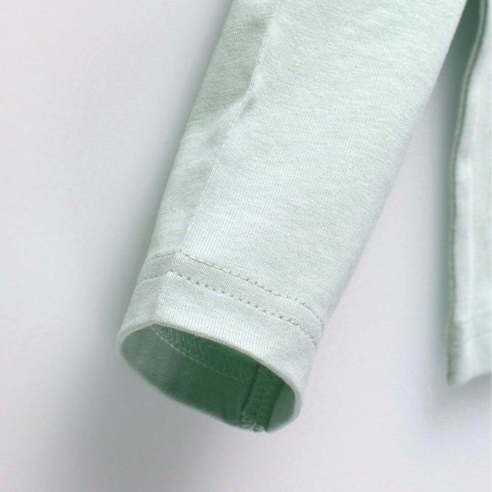 ライトグリーン