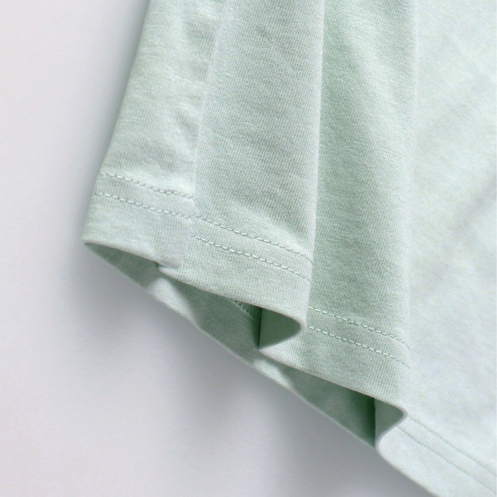 ライトグリーン