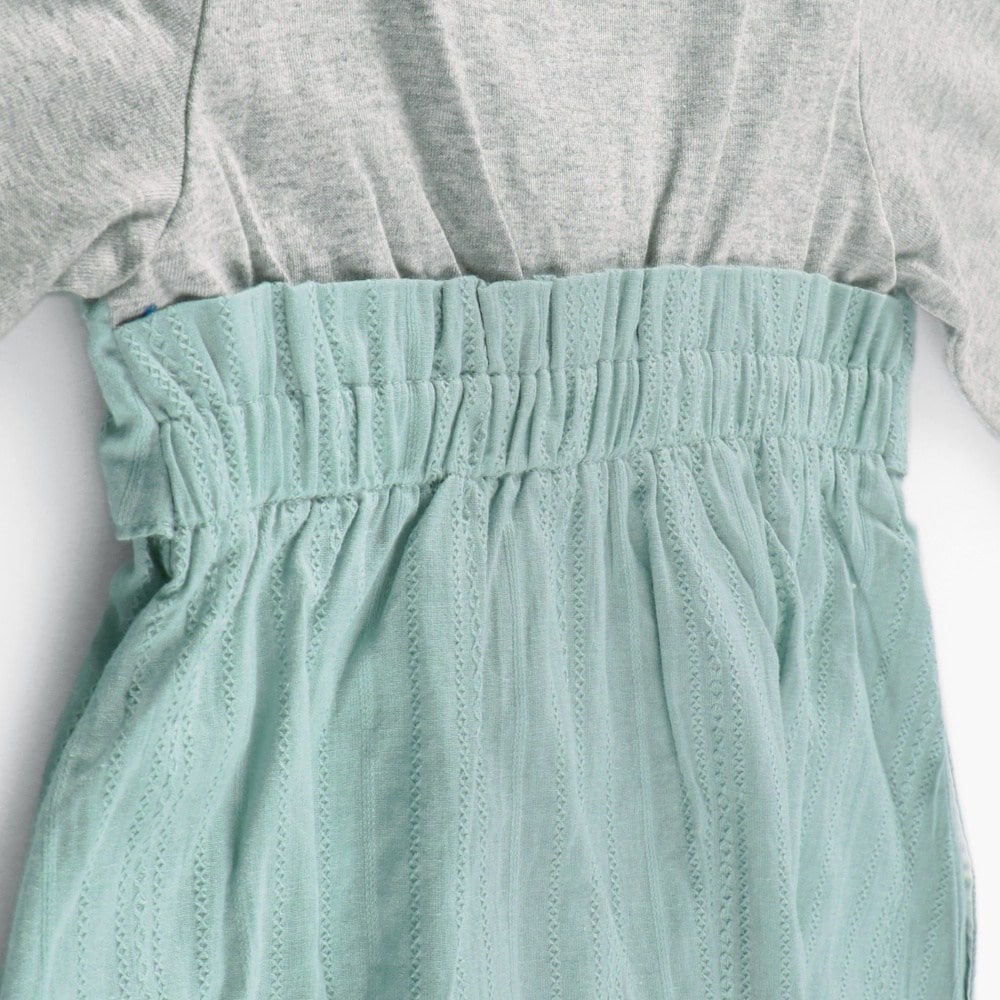 ライトグリーン