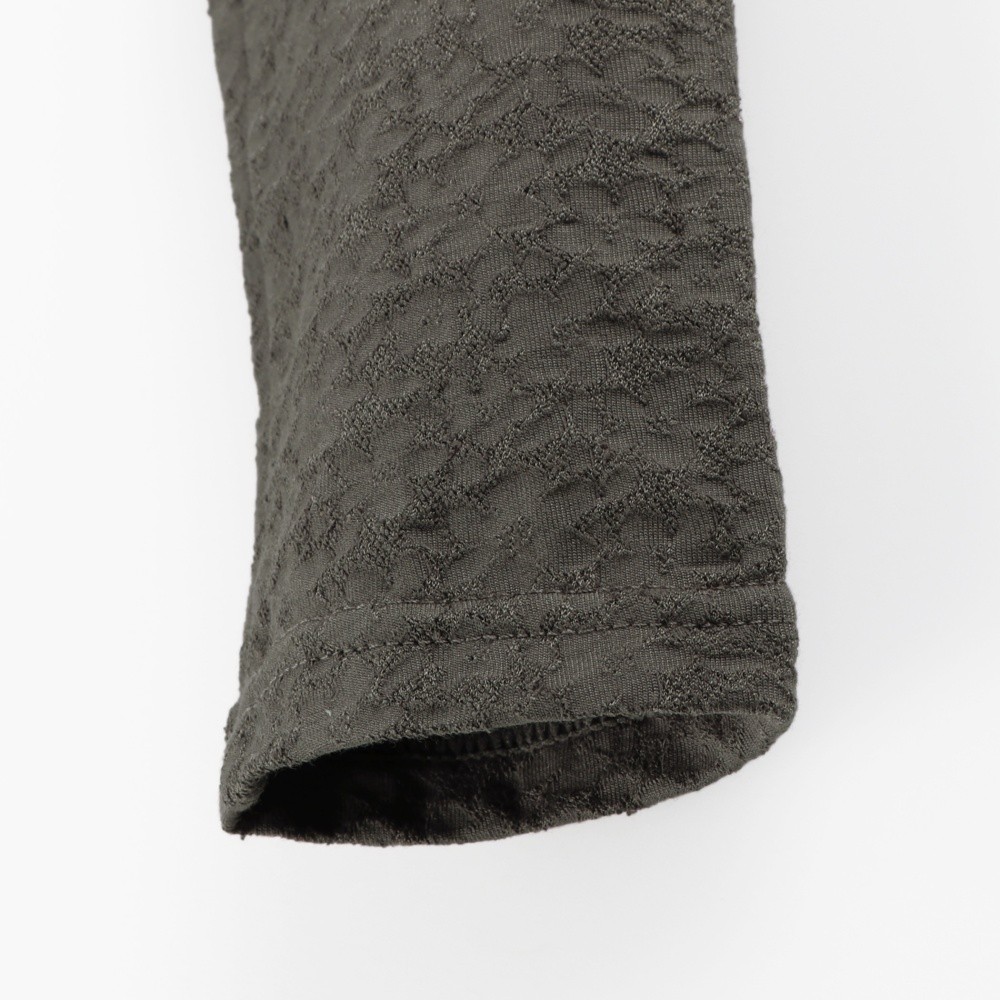 チャコールグレー