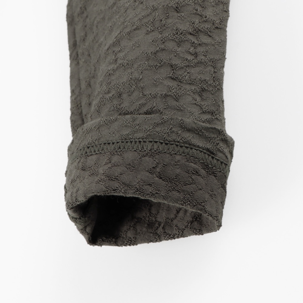 チャコールグレー