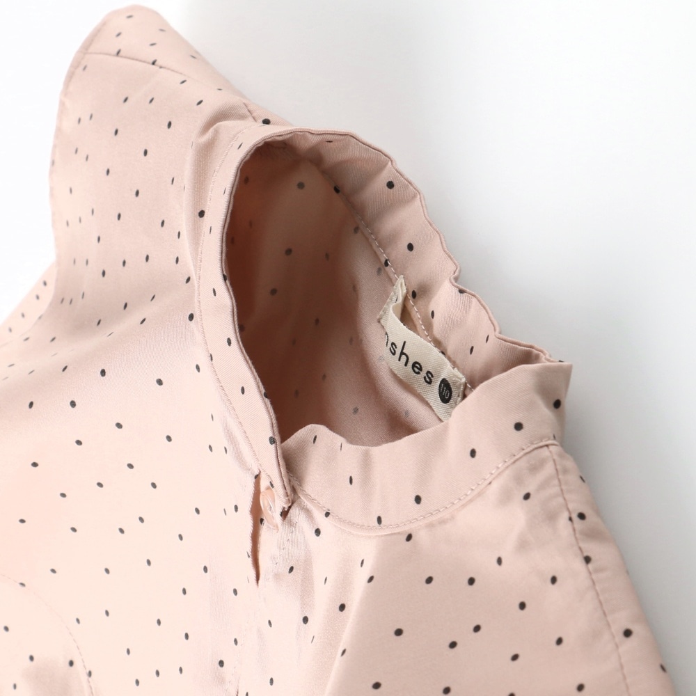 サーモンピンク