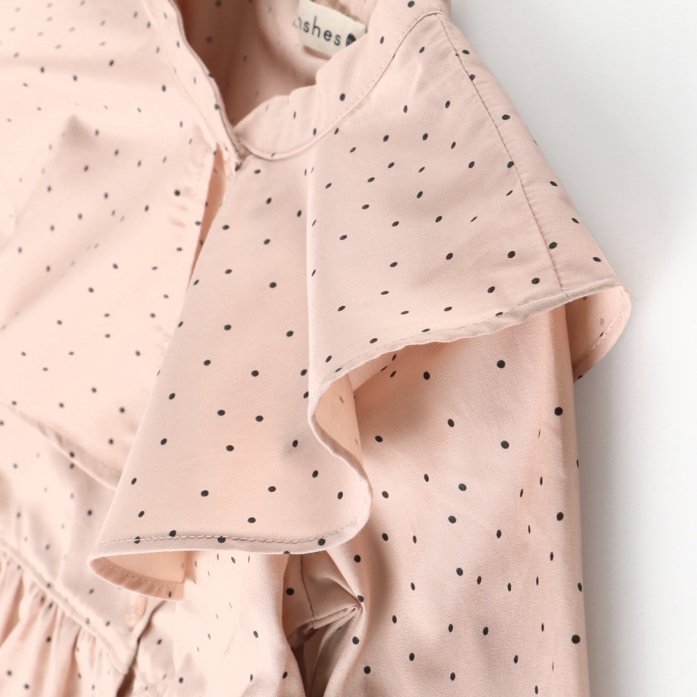 サーモンピンク