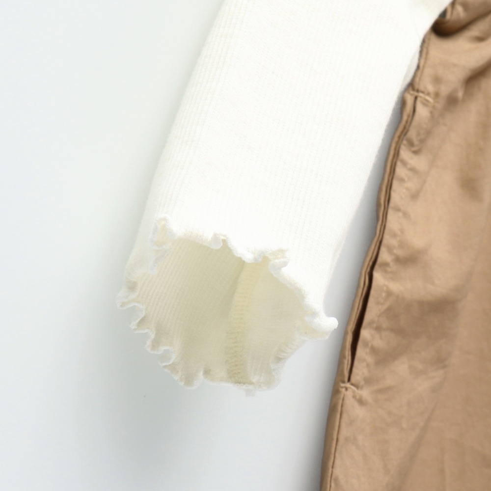 ピンクベージュ