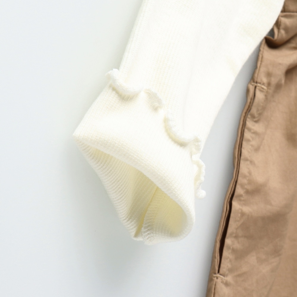 ピンクベージュ