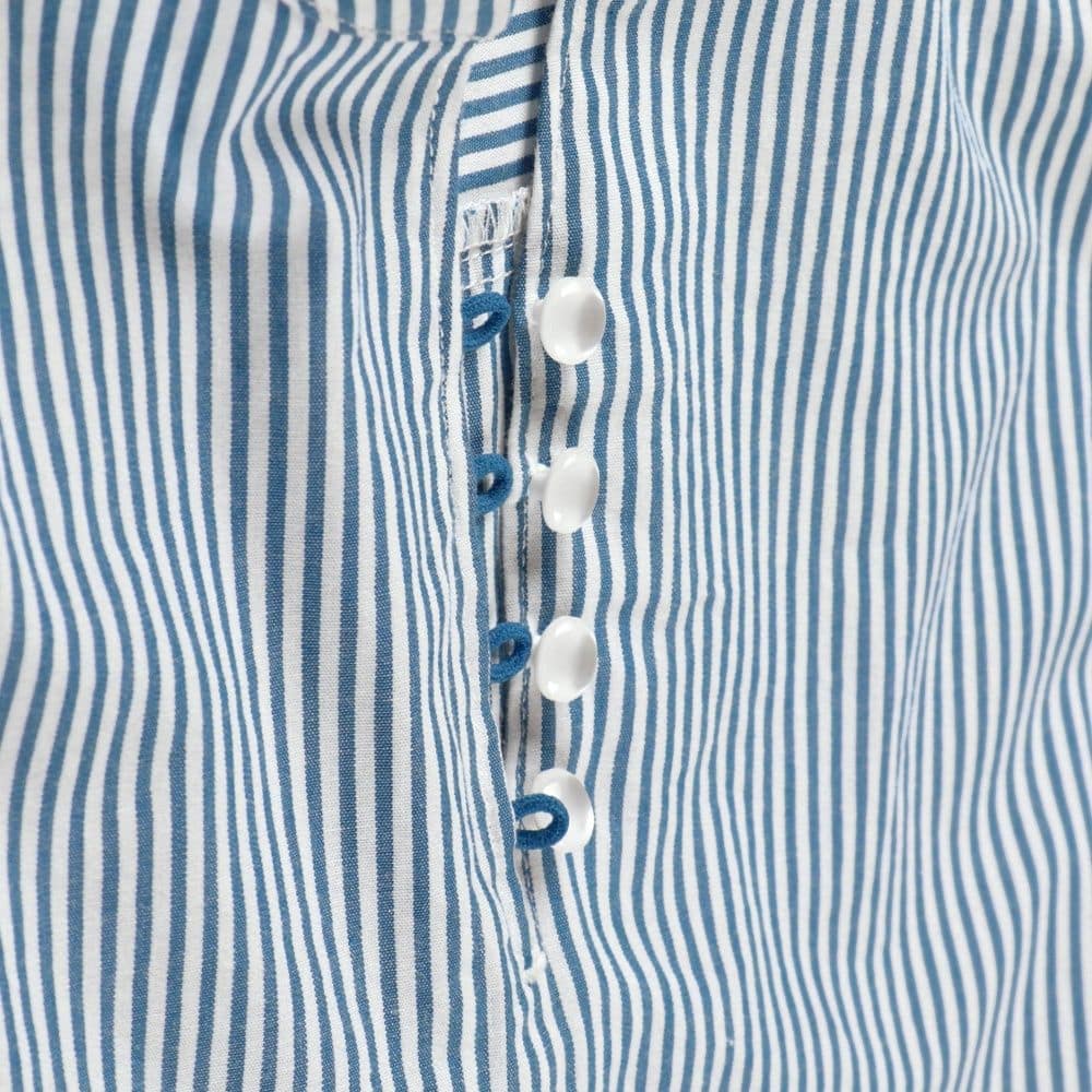 ネイビーブルー