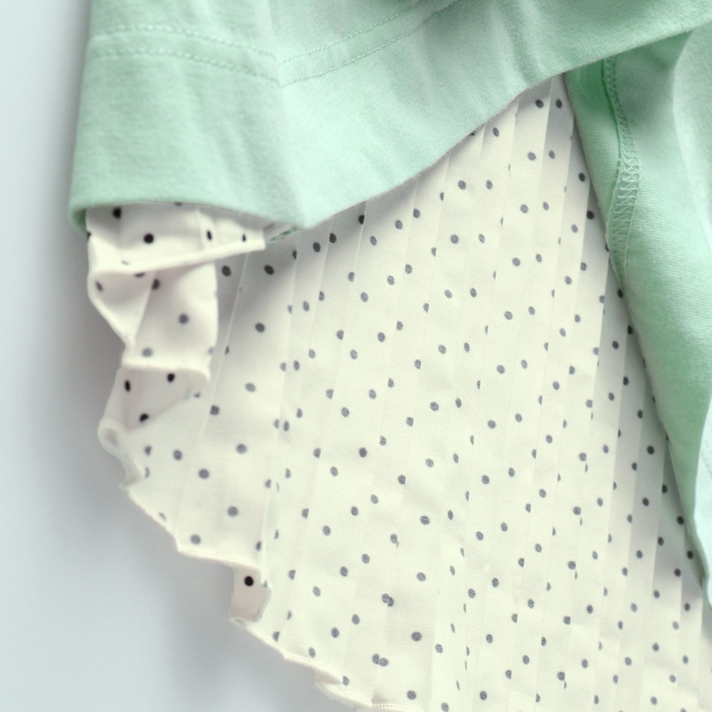 ライトグリーン