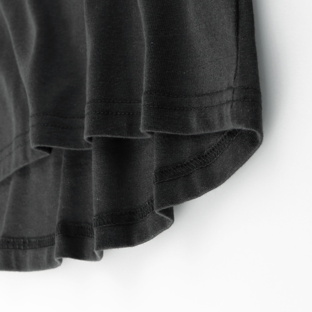 チャコールグレー