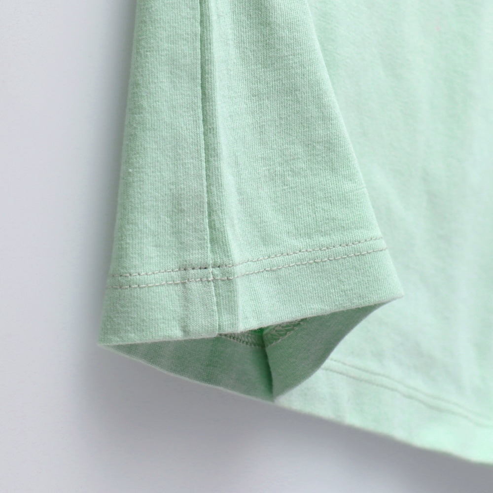 ライトグリーン