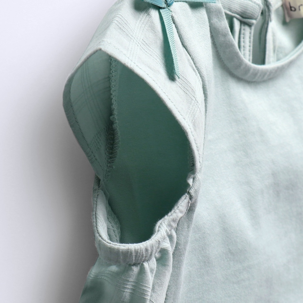 ライトグリーン