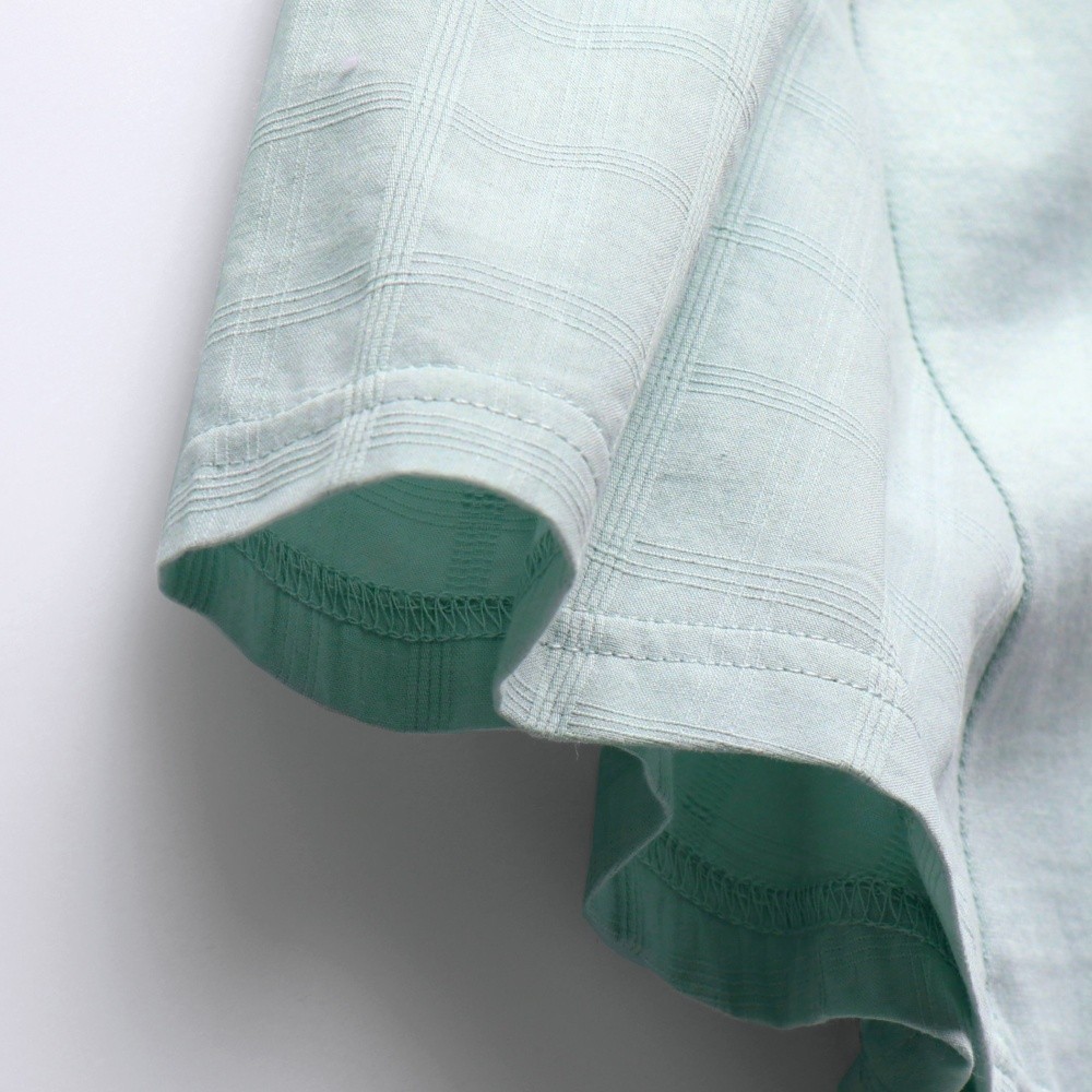 ライトグリーン