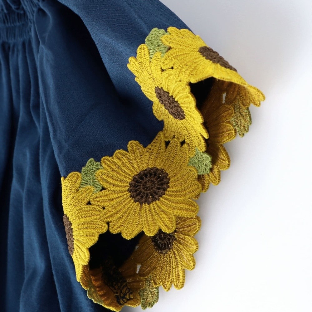 ネイビーブルー