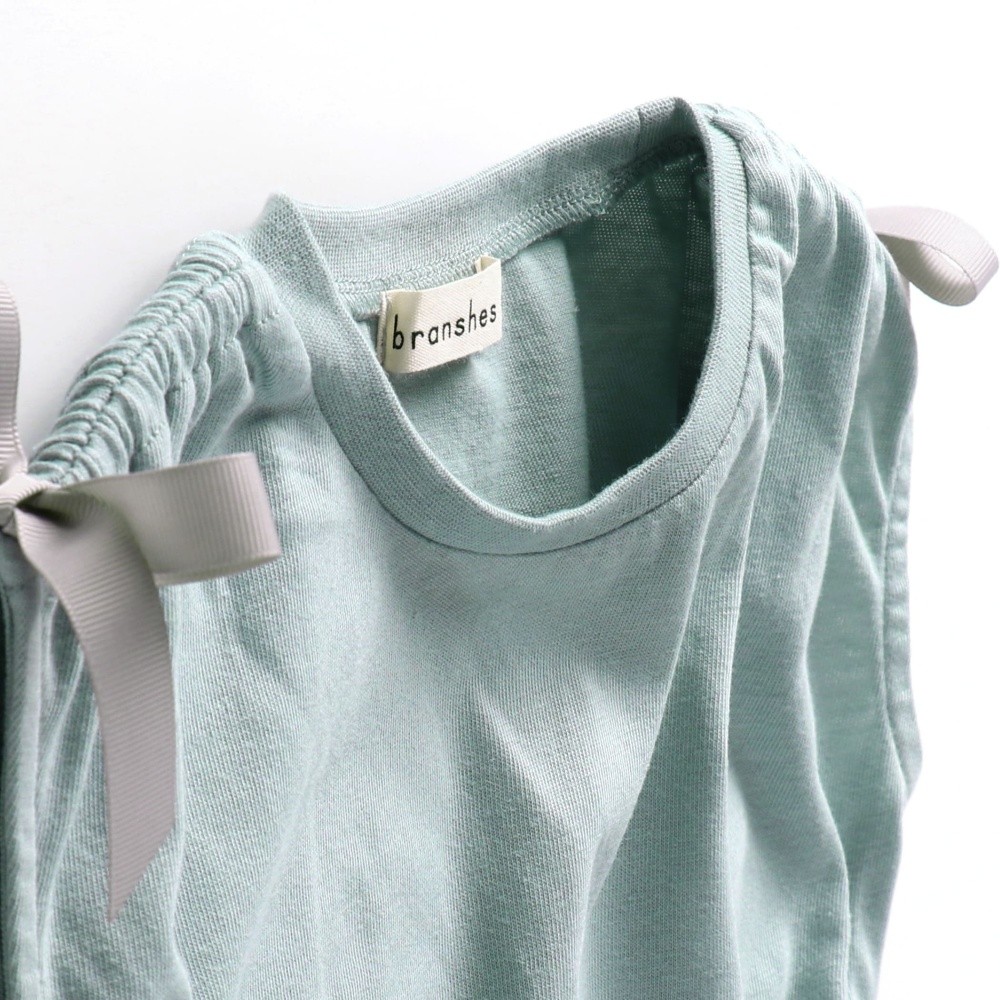 ライトグリーン