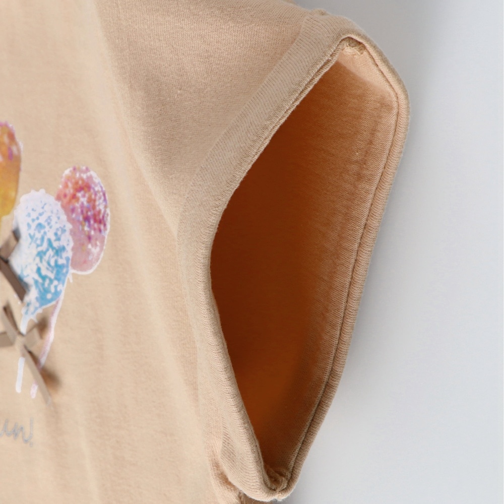 サーモンピンク