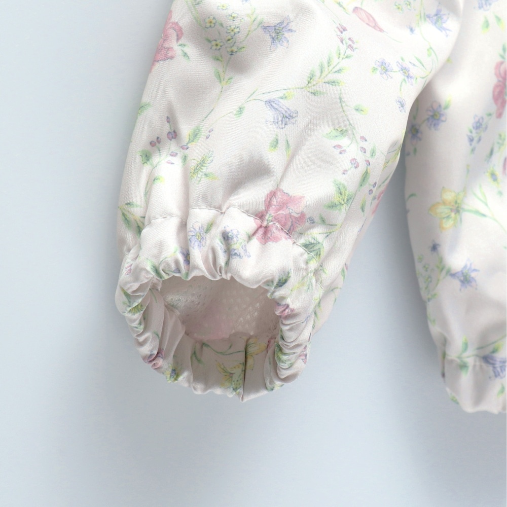 ライトベージュ