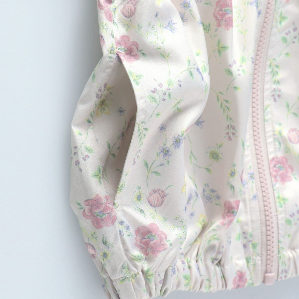 ライトベージュ