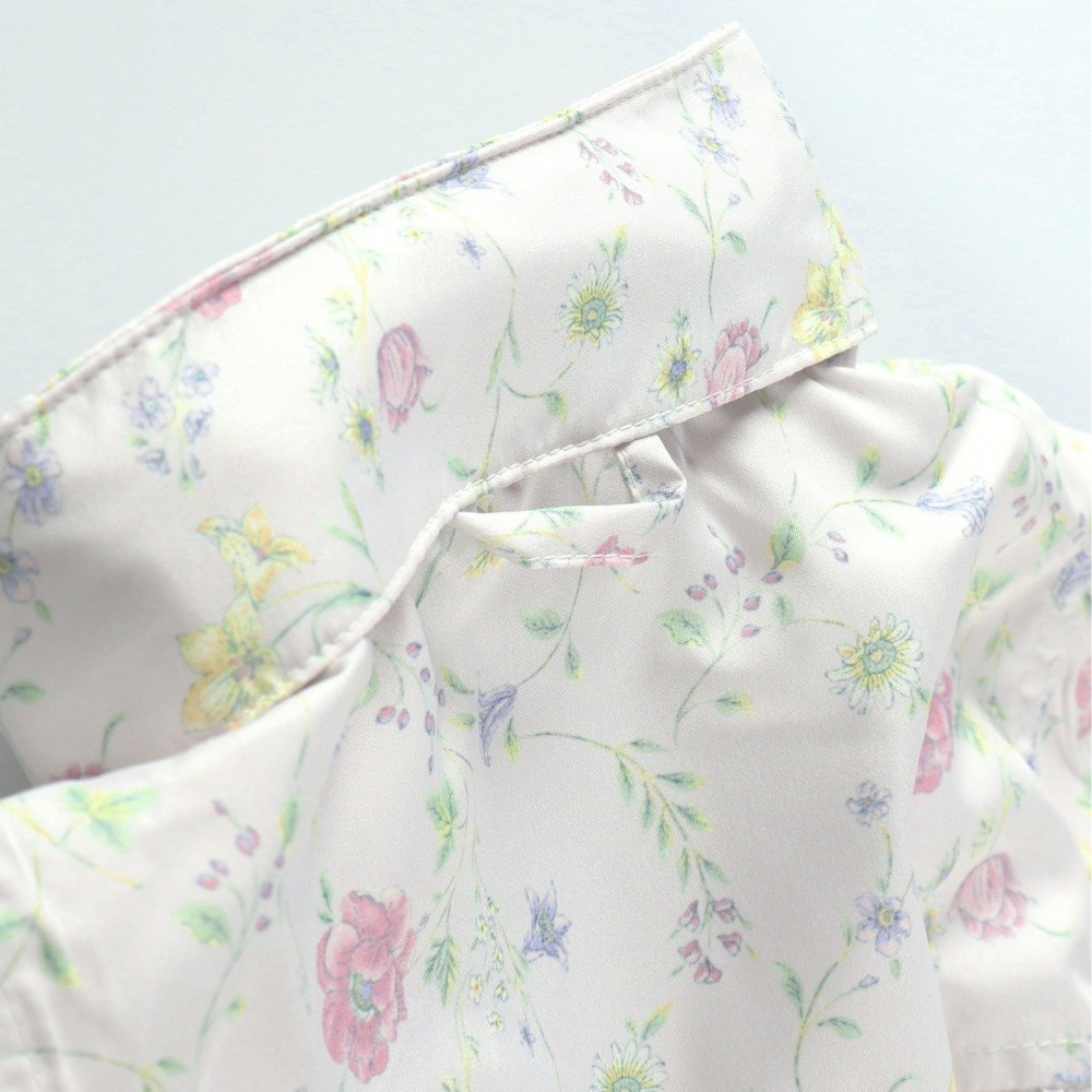 ライトベージュ